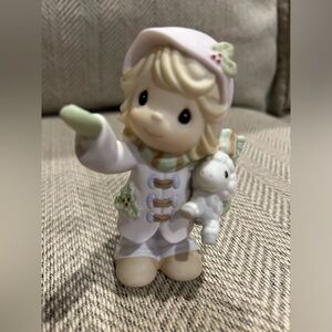 Precious Moment “the world is in our hands”